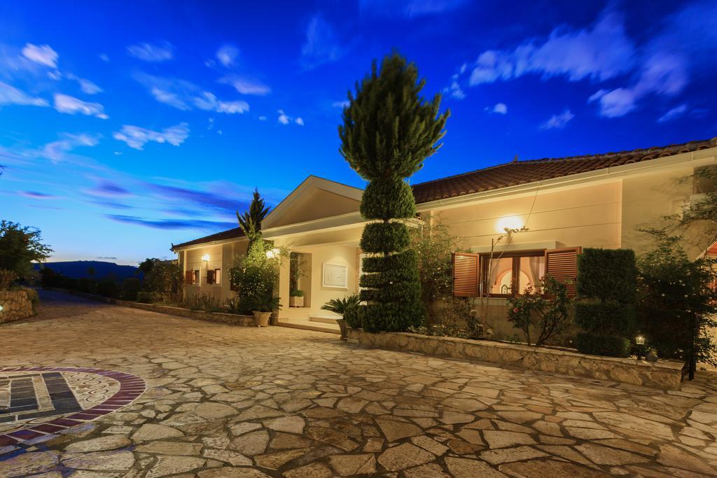 Villa Akros And Suites Keri Luaran gambar