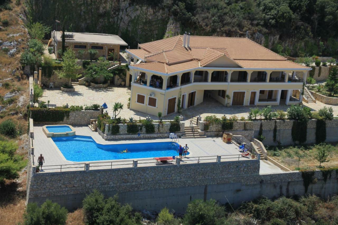 Villa Akros And Suites Keri Luaran gambar